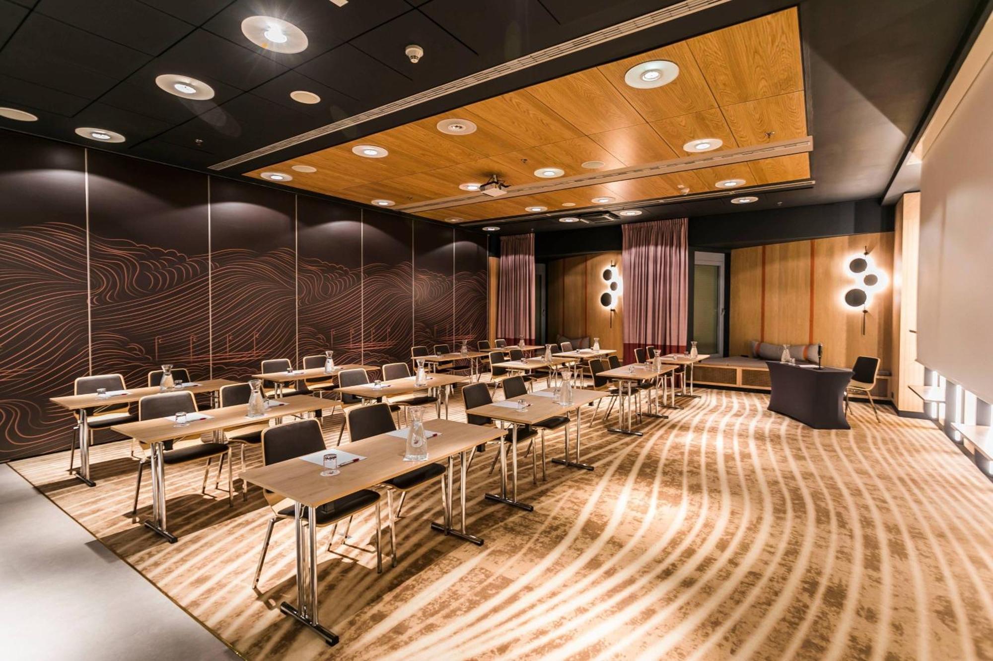 Hotel Marriott & 4*